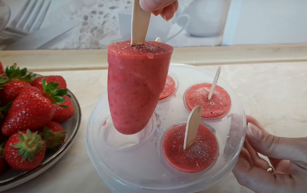 Натуральне полуничне морозиво: рецепт літніх солодощів всього з двох інгредієнтів